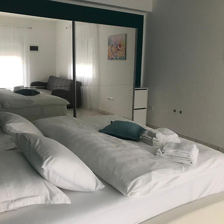 Apartments Villa Lili ウマグ エクステリア 写真