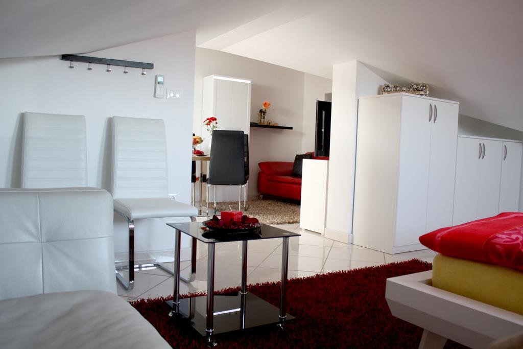 Apartments Villa Lili ウマグ 部屋 写真