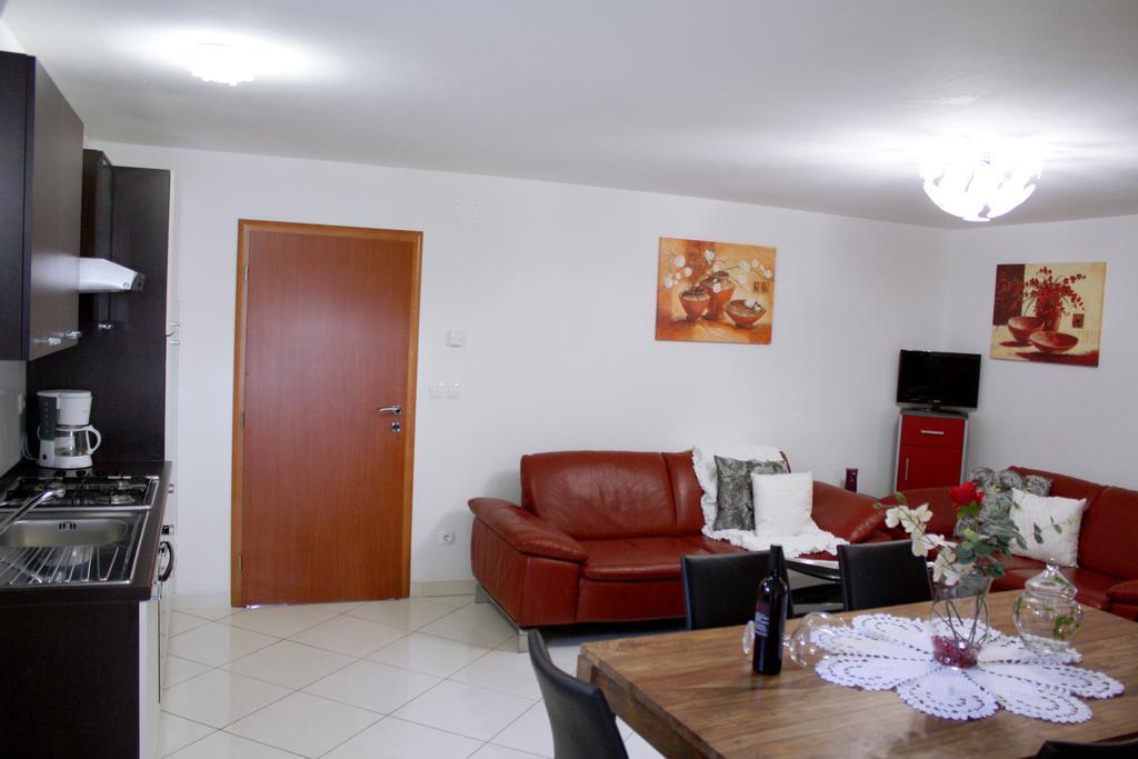 Apartments Villa Lili ウマグ 部屋 写真