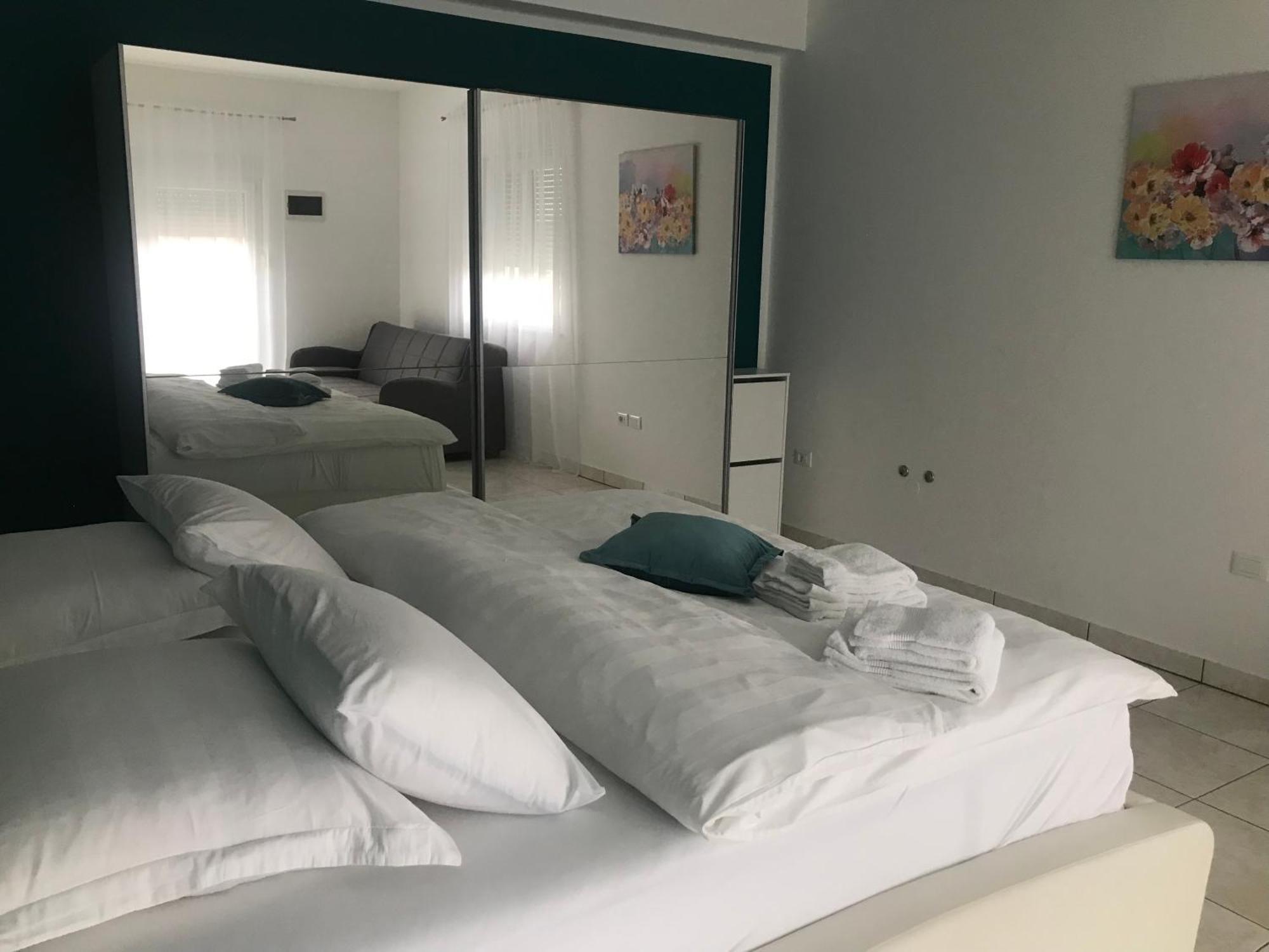 Apartments Villa Lili ウマグ エクステリア 写真