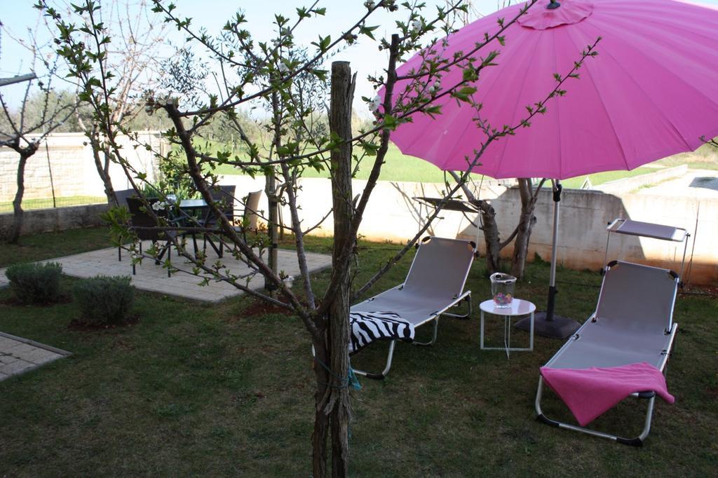 Apartments Villa Lili ウマグ エクステリア 写真
